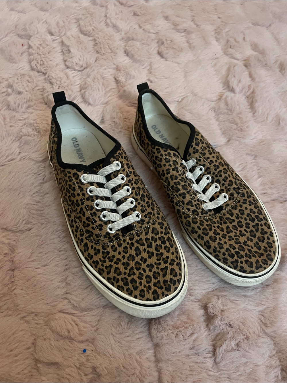 Girls old navy cheetah print sneakers 🐆